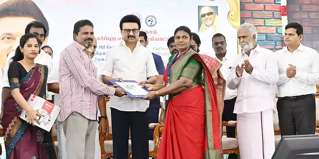 CM Stalin : 712 मकानों के आवंटन का आदेश जारी किया CM Stalin : 712 मकानों के आवंटन का आदेश जारी किया