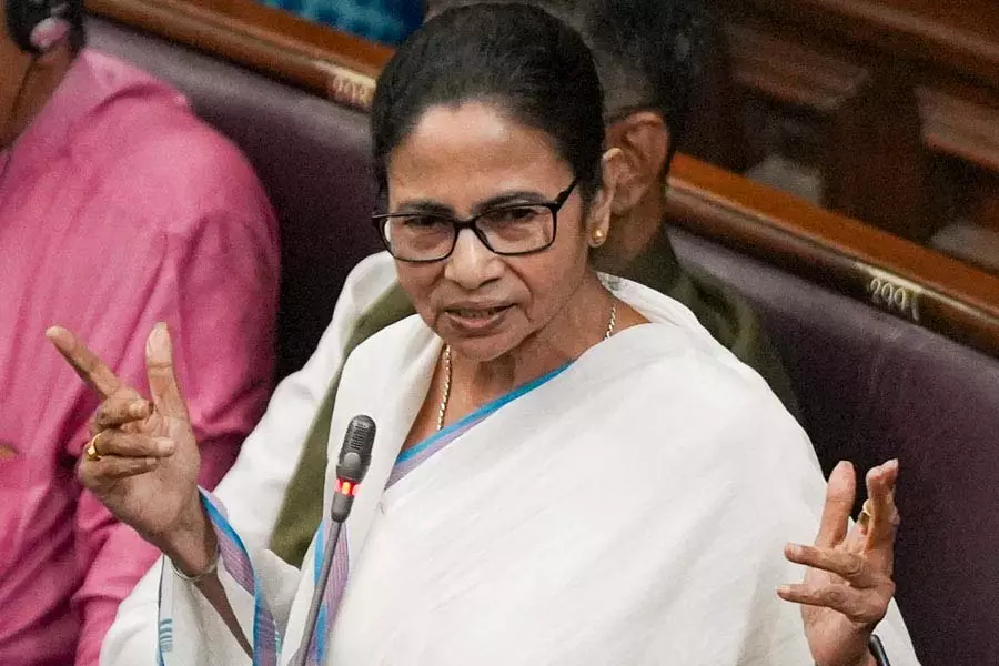 Mamata Banerjee की मृत्यु कुंभ टिप्पणी से साधु-संतों में नाराजगी, सार्वजनिक माफी की मांग Mamata Banerjee की मृत्यु कुंभ टिप्पणी से साधु-संतों में नाराजगी, सार्वजनिक माफी की मांग