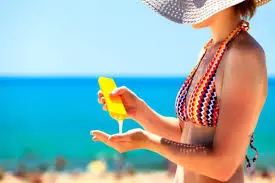Lifestyle: सनस्क्रीन खरीदने की सोच रहे है, लेने से पहले इन 5 खास बातों का ध्यान रखे Lifestyle: सनस्क्रीन खरीदने की सोच रहे है, लेने से पहले इन 5 खास बातों का ध्यान रखे