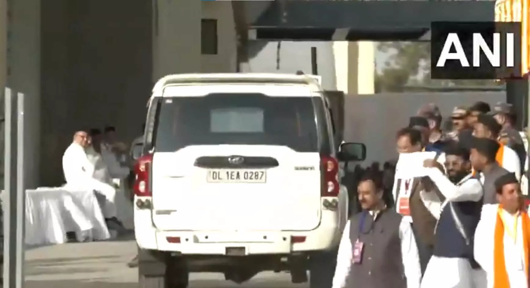BIG BREAKING: केंद्रीय मंत्री जेपी नड्डा-अमित शाह नए RSS कार्यालय पहुंचे BIG BREAKING: केंद्रीय मंत्री जेपी नड्डा-अमित शाह नए RSS कार्यालय पहुंचे