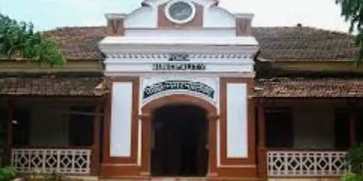 Ponda नगर परिषद ने अवैध कबाड़खाने को ध्वस्त किया Ponda नगर परिषद ने अवैध कबाड़खाने को ध्वस्त किया