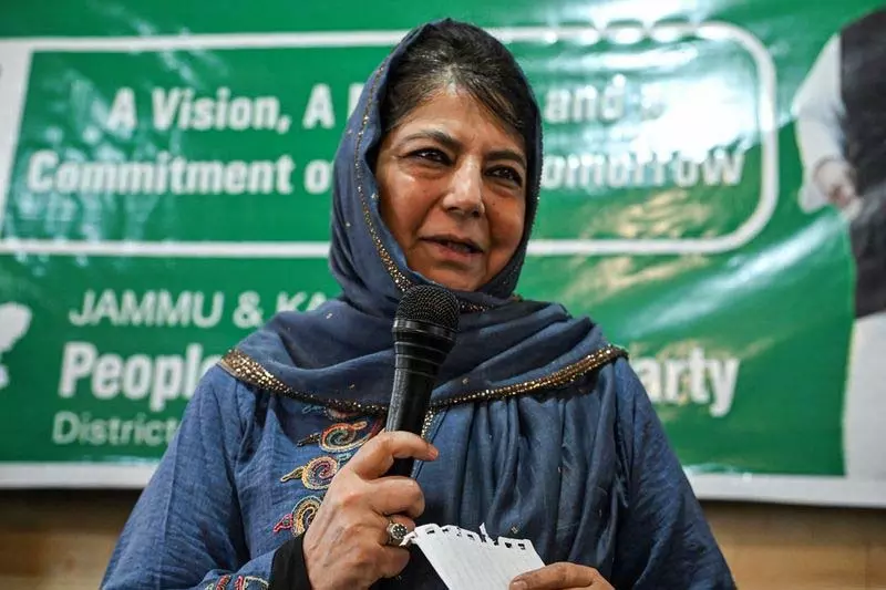 Mehbooba: कठुआ के व्यक्ति की आत्महत्या पर कोई कार्रवाई नहीं की Mehbooba: कठुआ के व्यक्ति की आत्महत्या पर कोई कार्रवाई नहीं की