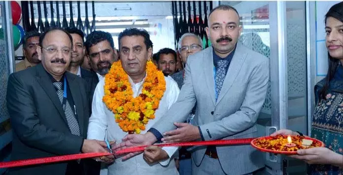 विधायक जसरोटिया ने किया J&K बैंक की नई शाखा का उद्घाटन विधायक जसरोटिया ने किया J&K बैंक की नई शाखा का उद्घाटन
