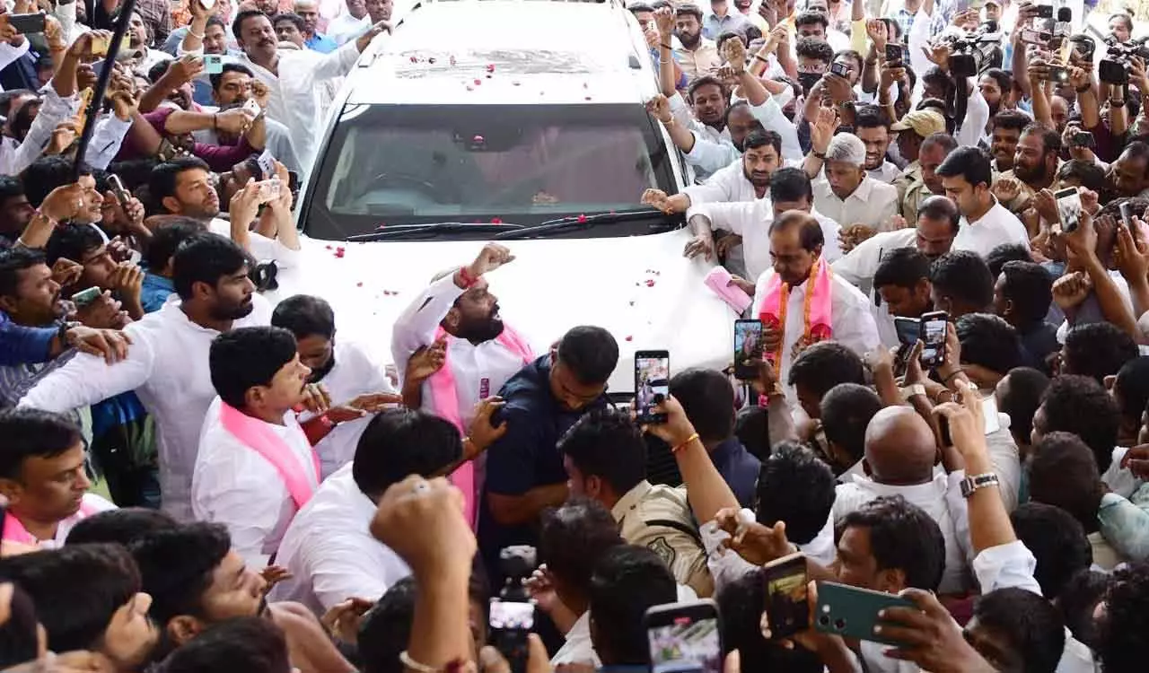 KCR ने बीआरएस कार्यकारी बैठक की अध्यक्षता की, पार्टी के भविष्य का मार्ग निर्धारित किया KCR ने बीआरएस कार्यकारी बैठक की अध्यक्षता की, पार्टी के भविष्य का मार्ग निर्धारित किया