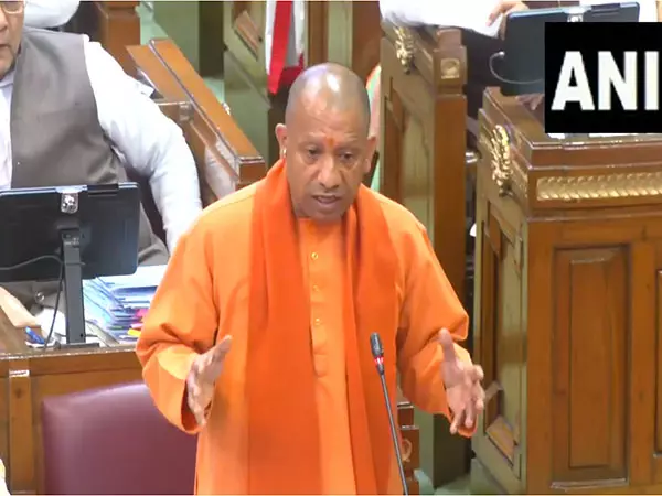 CM Yogi ने संगम में मल प्रदूषण के दावों को खारिज किया CM Yogi ने संगम में मल प्रदूषण के दावों को खारिज किया