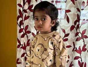 जेसीबी ने घर के बाहर खेल रहे दो साल के मासूम को कुचला, मौत जेसीबी ने घर के बाहर खेल रहे दो साल के मासूम को कुचला, मौत