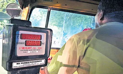 Tamil Nadu: तमिलनाडु निजी एग्रीगेटर्स को चुनौती देने के लिए अपना ऐप बनाने की योजना बना रहा Tamil Nadu: तमिलनाडु निजी एग्रीगेटर्स को चुनौती देने के लिए अपना ऐप बनाने की योजना बना रहा