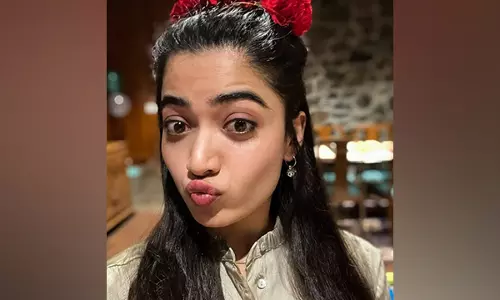 Rashmika Mandanna ने मनमोहक सेल्फी शेयर की, प्रशंसकों से अपने क्राउन लुक के बारे में पूछा
