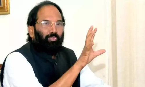 Telangana: उत्तम ने कृष्णा जल विवाद में केंद्र से हस्तक्षेप का आग्रह किया Telangana: उत्तम ने कृष्णा जल विवाद में केंद्र से हस्तक्षेप का आग्रह किया