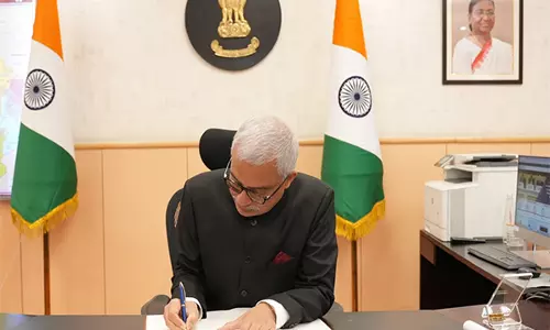 Vivek Joshi ने विधि एवं न्याय मंत्रालय के निर्देशानुसार चुनाव आयुक्त का पदभार ग्रहण किया Vivek Joshi ने विधि एवं न्याय मंत्रालय के निर्देशानुसार चुनाव आयुक्त का पदभार ग्रहण किया
