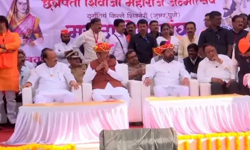 Maharashtra CM और उपमुख्यमंत्री जुन्नार में छत्रपति शिवाजी महाराज की 395वीं जयंती समारोह में शामिल हुए