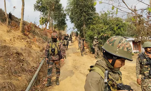 Manipur में सुरक्षा बलों ने उग्रवादी कार्यकर्ताओं को गिरफ्तार किया, हथियार और गोला-बारूद जब्त