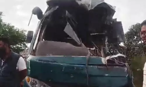 CG बस हादसे का VIDEO, 20 से ज्यादा यात्री घायल