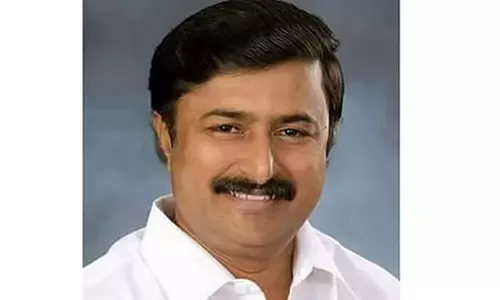 शशि थरूर को DYFI कार्यक्रम में आमंत्रित किया गया : थरूर ने दी बधाई शशि थरूर को DYFI कार्यक्रम में आमंत्रित किया गया : थरूर ने दी बधाई