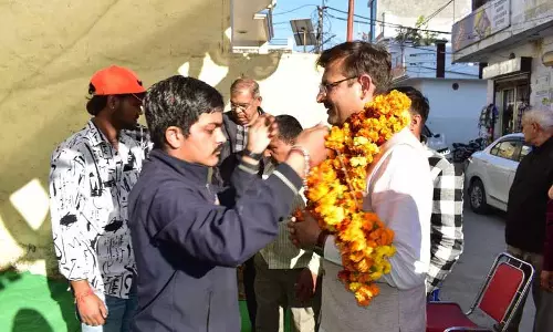 झटके के कुछ घंटों बाद कांग्रेस के Mayoral पद के उम्मीदवार ने प्रचार अभियान तेज़ किया झटके के कुछ घंटों बाद कांग्रेस के Mayoral पद के उम्मीदवार ने प्रचार अभियान तेज़ किया