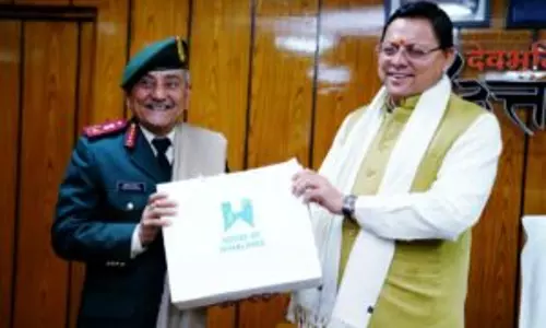 Dehradun: CDS अनिल चौहान ने की सीएम धामी से मुलाकात Dehradun: CDS अनिल चौहान ने की सीएम धामी से मुलाकात