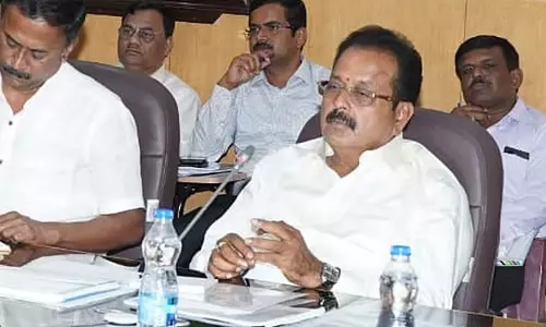 अगर फंडिंग में कमी है तो अधिकारी जिम्मेदार हैं : Minister Chaluvarayaswamy