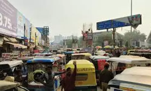Varanasi: हर दो घंटे में 15 चौराहों के ट्रैफिक के हाल का वीडियो थानाध्यक्ष को भेजेंगे Varanasi: हर दो घंटे में 15 चौराहों के ट्रैफिक के हाल का वीडियो थानाध्यक्ष को भेजेंगे