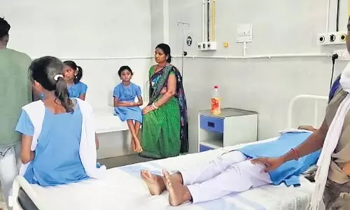 Sundargarh-Raigarh में मध्याह्न भोजन खाने से 34 छात्र बीमार पड़े Sundargarh-Raigarh में मध्याह्न भोजन खाने से 34 छात्र बीमार पड़े
