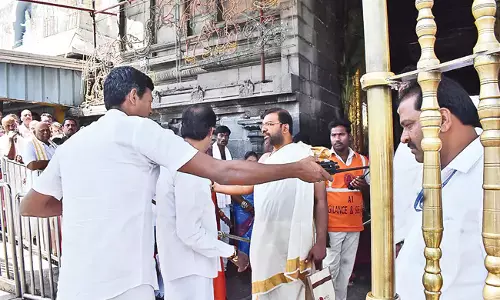 Andhra: बोर्ड सदस्य की टीटीडी कर्मचारी के बारे में अश्लील कहानी