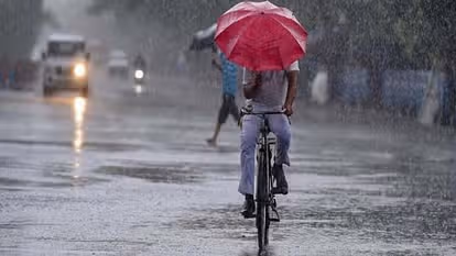 Haldwani में पहाड़ से लेकर मैदान तक बारिश के आसार Haldwani में पहाड़ से लेकर मैदान तक बारिश के आसार