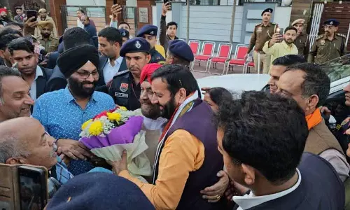 MC चुनाव से पहले कांग्रेस को झटका, प्रमुख नेता भाजपा में शामिल MC चुनाव से पहले कांग्रेस को झटका, प्रमुख नेता भाजपा में शामिल