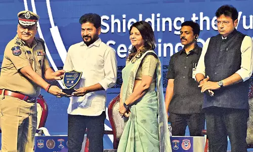 CM Revanth Reddy : हम साइबर सुरक्षा में नंबर 1 बनेंगे CM Revanth Reddy : हम साइबर सुरक्षा में नंबर 1 बनेंगे