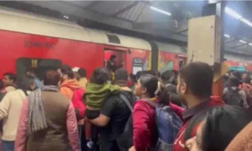 Delhi HC ने नई दिल्ली स्टेशन पर हुई भगदड़ पर रेलवे से जवाब मांगा