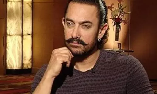 Aamir Khan को चेन्नई के अस्पताल के बाहर माँ के साथ देखा गया