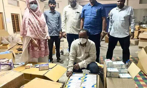 Telangana DCA ने 6.70 लाख रुपये मूल्य की अवैध रूप से स्टॉक की गई दवाएं जब्त कीं Telangana DCA ने 6.70 लाख रुपये मूल्य की अवैध रूप से स्टॉक की गई दवाएं जब्त कीं