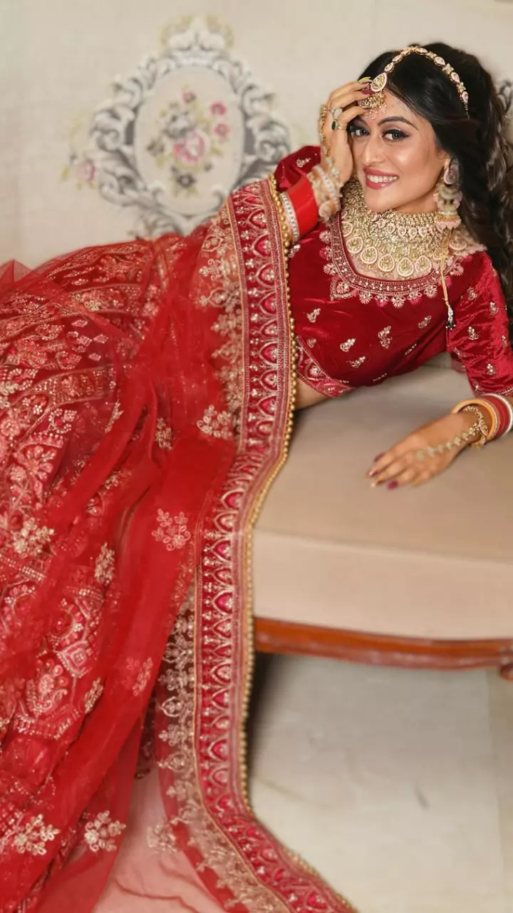 फलक़ नाज़ लहंगे में नजर आई
