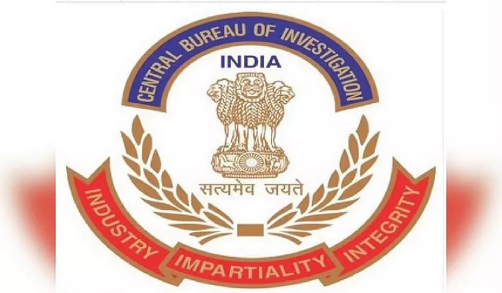 CBI ने मतदाताओं को रिश्वत देने के आरोप में 5 रेलवे अधिकारियों को गिरफ्तार किया CBI ने मतदाताओं को रिश्वत देने के आरोप में 5 रेलवे अधिकारियों को गिरफ्तार किया