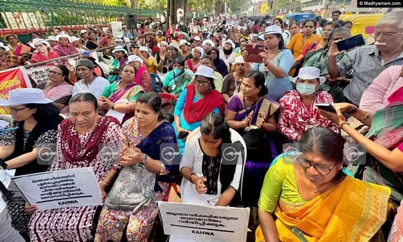 आज सचिवालय के सामने आशा कार्यकर्ताओं का विशाल जमावड़ा : हड़ताल का 11वां दिन आज सचिवालय के सामने आशा कार्यकर्ताओं का विशाल जमावड़ा : हड़ताल का 11वां दिन