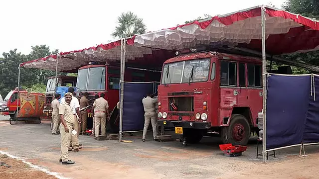 Karnataka: अग्निशमन विभाग अच्छी तरह से सुसज्जित है, लेकिन अंतर कम नहीं हुआ Karnataka: अग्निशमन विभाग अच्छी तरह से सुसज्जित है, लेकिन अंतर कम नहीं हुआ