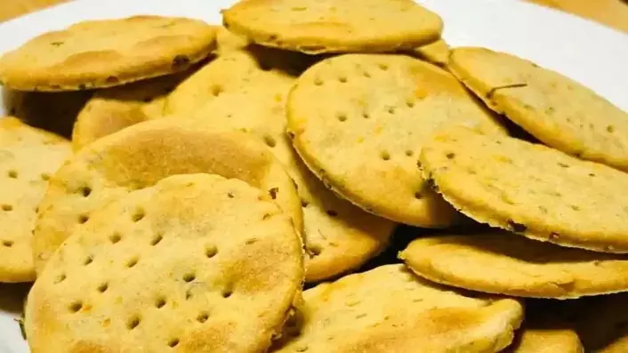 Rice Mathari Recipe: चावल के साथ बनाएं कुरकुरी मठरी, चाय का स्वाद मिलेगा दोगुना Rice Mathari Recipe: चावल के साथ बनाएं कुरकुरी मठरी, चाय का स्वाद मिलेगा दोगुना