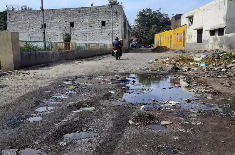 Tarn Taran शहर की 90% आबादी को पीने का पानी नहीं मिल रहा Tarn Taran शहर की 90% आबादी को पीने का पानी नहीं मिल रहा