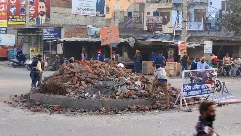 Punjab: अतिक्रमण और खराब योजना गुरदासपुर के लिए अभिशाप Punjab: अतिक्रमण और खराब योजना गुरदासपुर के लिए अभिशाप