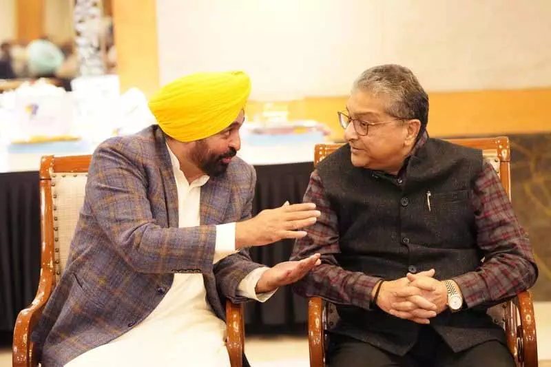 पंजाब के पास अन्य राज्यों के लिए अतिरिक्त नदी जल नहीं है, CM ने ट्रिब्यूनल टीम से कहा पंजाब के पास अन्य राज्यों के लिए अतिरिक्त नदी जल नहीं है, CM ने ट्रिब्यूनल टीम से कहा