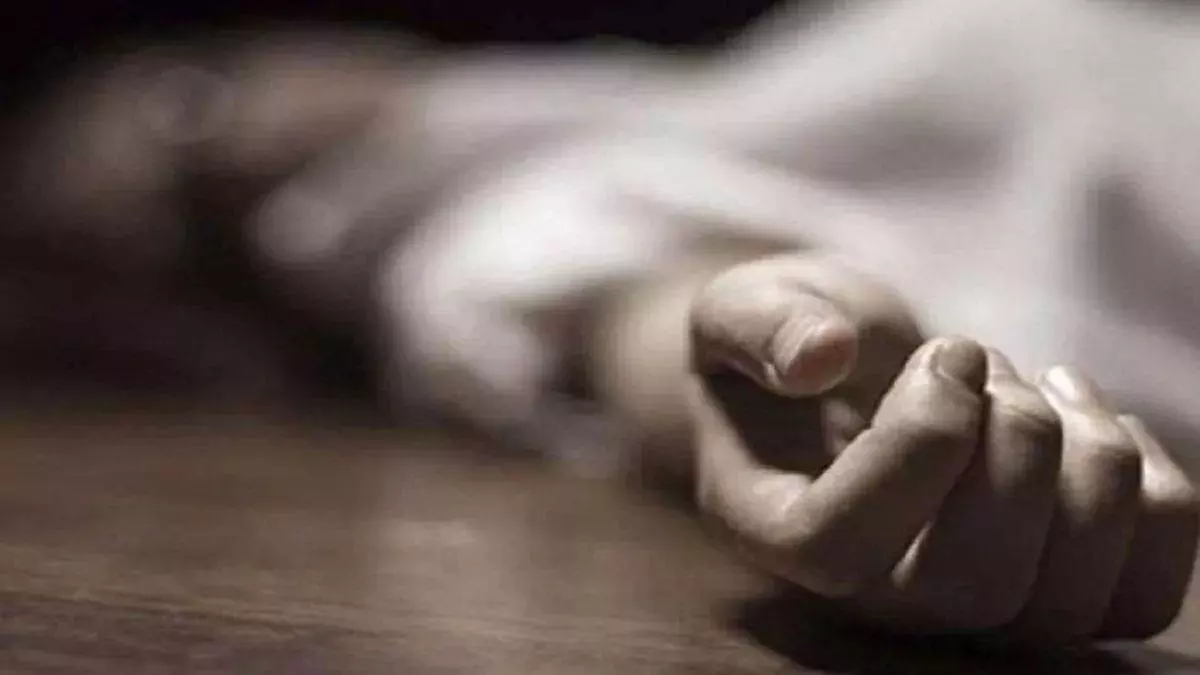 Moradabad: रेलवे ट्रैक पर अज्ञात व्यक्ति का शव मिलने से हड़कंप मचा Moradabad: रेलवे ट्रैक पर अज्ञात व्यक्ति का शव मिलने से हड़कंप मचा