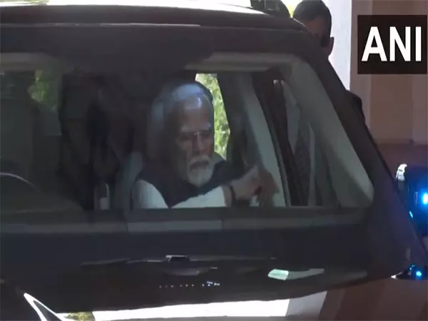 प्रधानमंत्री नरेंद्र मोदी एनडीए के मुख्यमंत्रियों की बैठक में शामिल होने Delhi पहुंचे प्रधानमंत्री नरेंद्र मोदी एनडीए के मुख्यमंत्रियों की बैठक में शामिल होने Delhi पहुंचे
