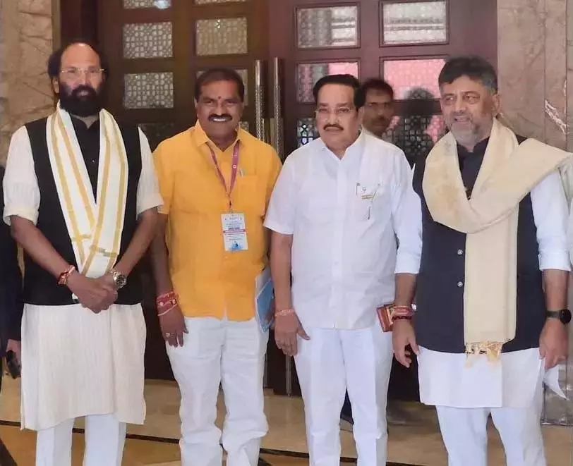 Andhra: 3 राज्य कृष्णा विवाद को सौहार्दपूर्ण ढंग से सुलझाने पर सहमत हुए Andhra: 3 राज्य कृष्णा विवाद को सौहार्दपूर्ण ढंग से सुलझाने पर सहमत हुए
