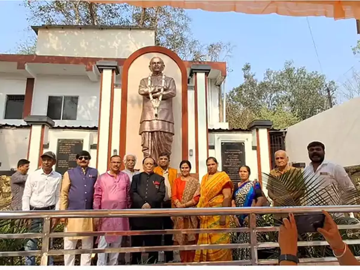बिलासपुर में पद्मश्री श्यामलाल चतुर्वेदी की 99वीं जयंती मनाई गई बिलासपुर में पद्मश्री श्यामलाल चतुर्वेदी की 99वीं जयंती मनाई गई