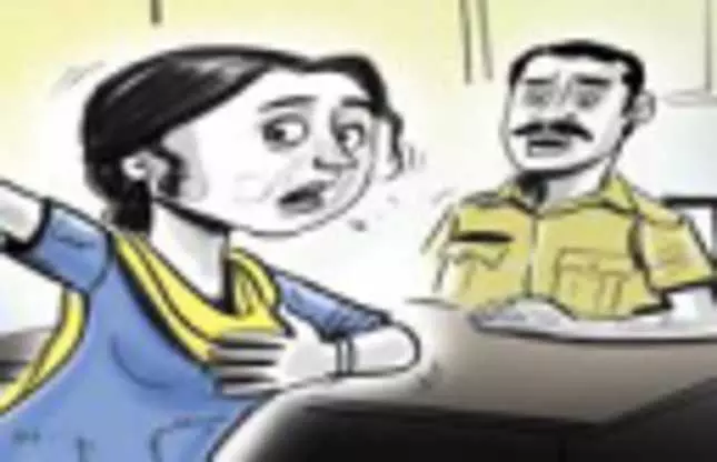 Kanpur: युवती ने जीजा पर अश्लील फोटो वायरल करने का लगाया आरोप Kanpur: युवती ने जीजा पर अश्लील फोटो वायरल करने का लगाया आरोप