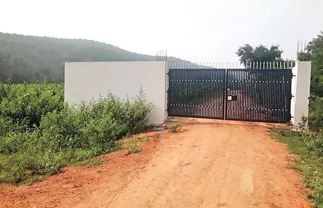Sajjala Ramakrishna Reddy : सज्जला परिवार के सदस्यों द्वारा भूमि अतिक्रमण पर सर्वेक्षण आज से Sajjala Ramakrishna Reddy : सज्जला परिवार के सदस्यों द्वारा भूमि अतिक्रमण पर सर्वेक्षण आज से