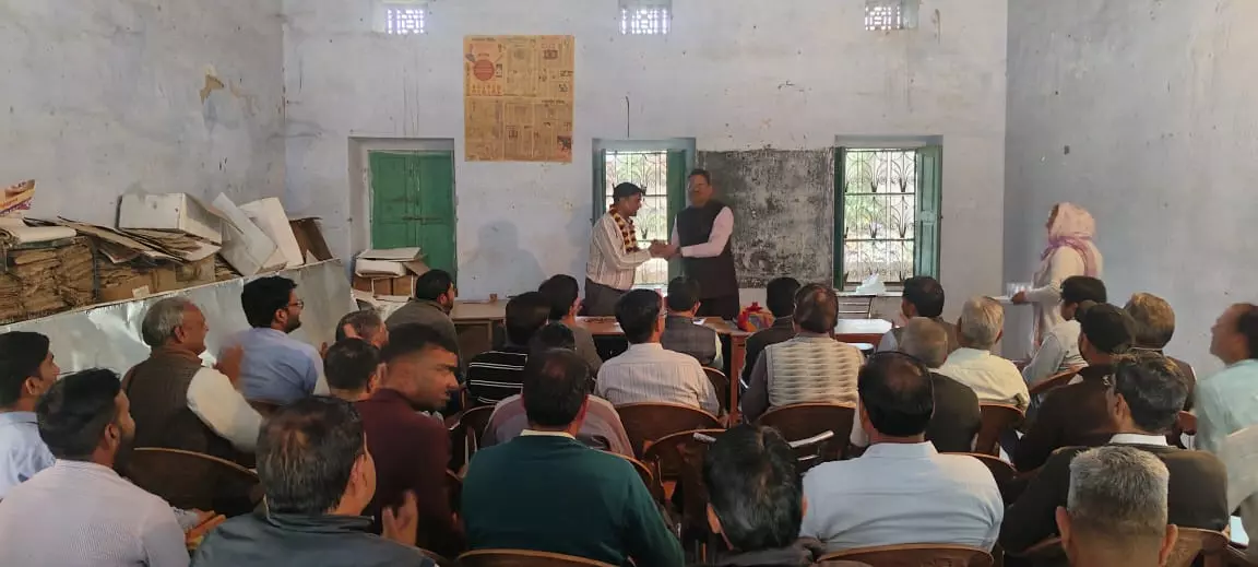 Sikar: निजी विद्यालयों के संस्था प्रधानों की अपार आईडी की समीक्षा बैठक Sikar: निजी विद्यालयों के संस्था प्रधानों की अपार आईडी की समीक्षा बैठक