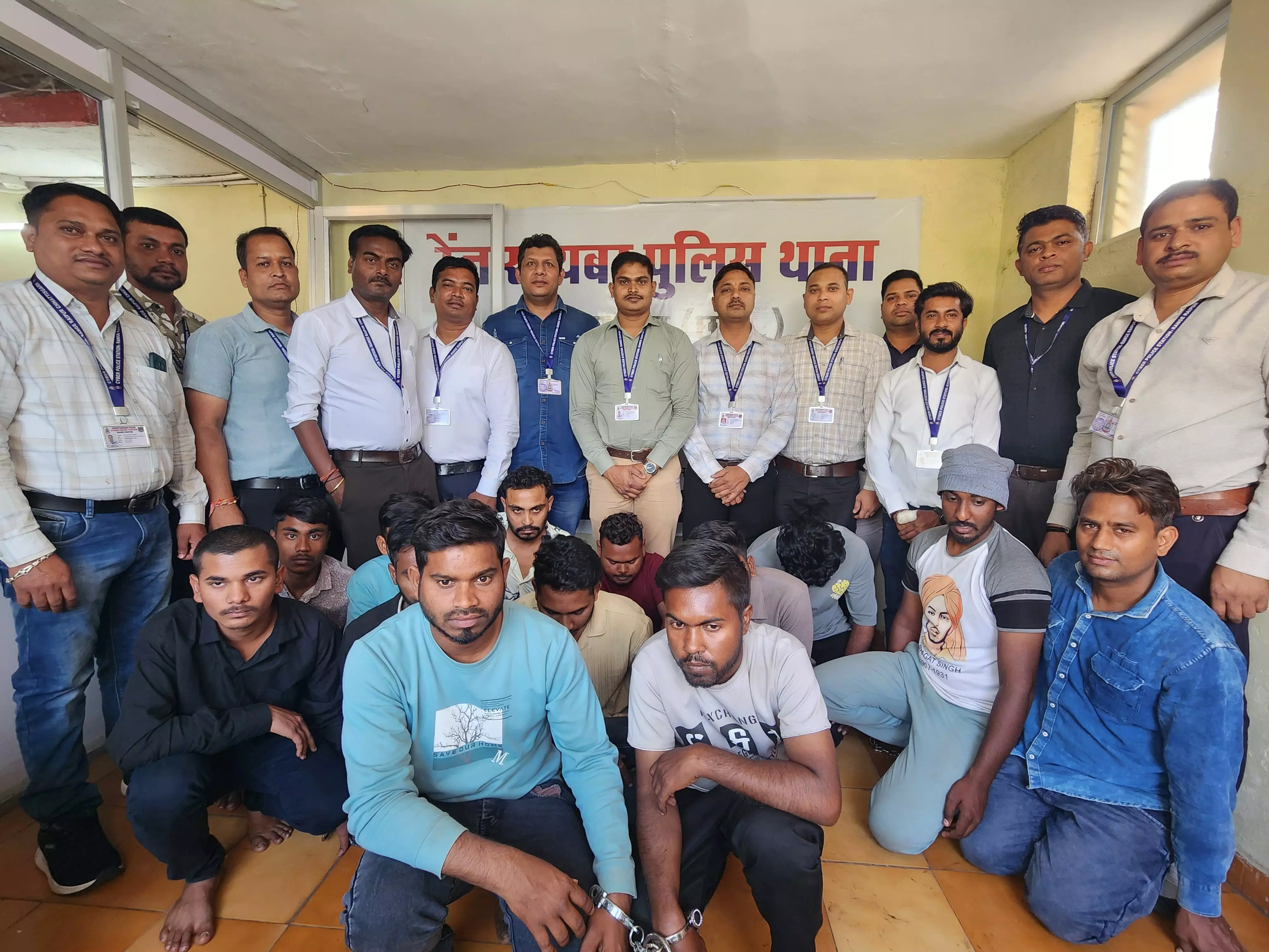 फर्जी सिम बेच रहे थे, 13 पीओएस एजेंट गिरफ्तार फर्जी सिम बेच रहे थे, 13 पीओएस एजेंट गिरफ्तार