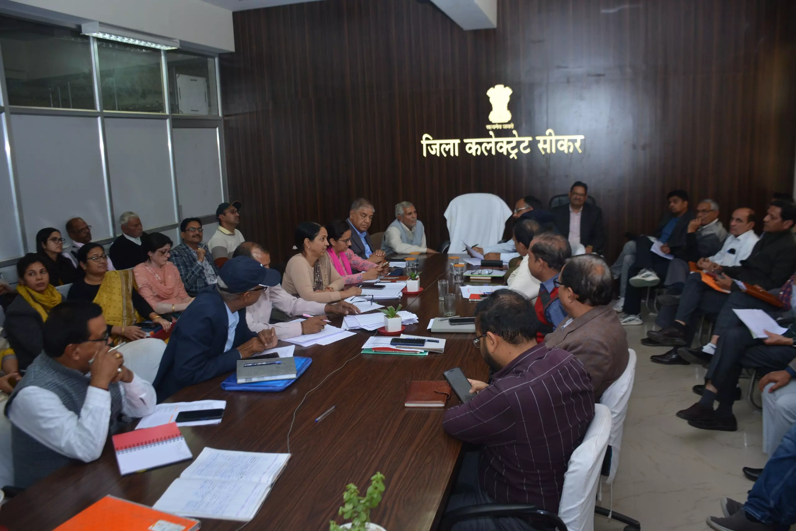 Sikar: जिला स्तरीय जनसुनवाई आयोजित जिला कलेक्टर ने सुनी आमजन की समस्याएं Sikar: जिला स्तरीय जनसुनवाई आयोजित जिला कलेक्टर ने सुनी आमजन की समस्याएं