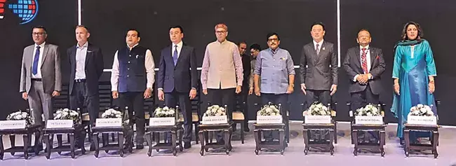 Minister Durgesh: पांच साल में 25 हजार करोड़ रुपए निवेश का लक्ष्य Minister Durgesh: पांच साल में 25 हजार करोड़ रुपए निवेश का लक्ष्य