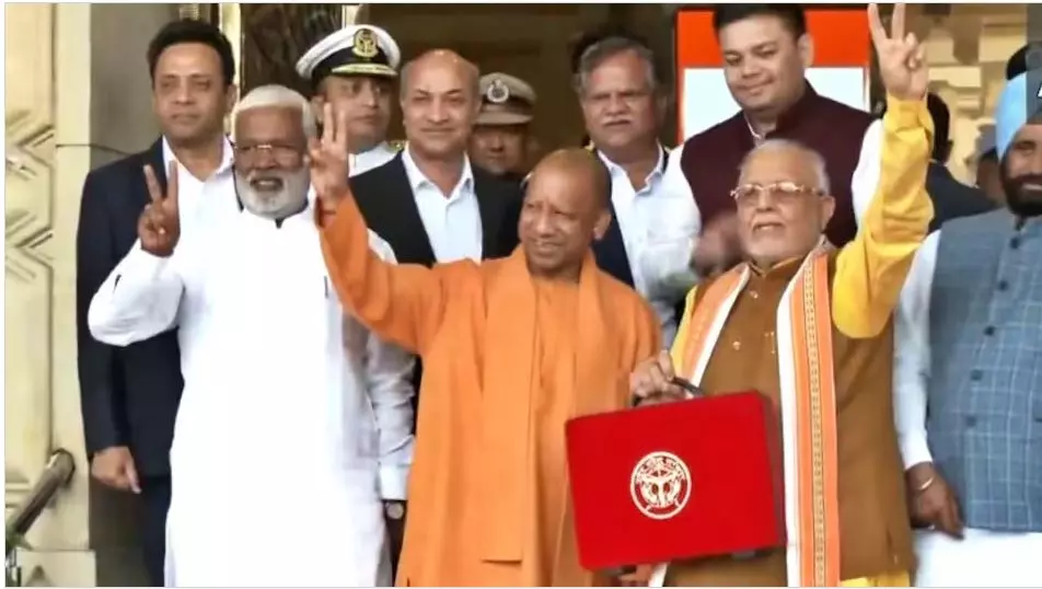 Lucknow: योगी सरकार के बजट में स्वास्थ्य सुविधाएं और इंफ्रास्क्ट्रचर में हुआ बड़ा बदलाव Lucknow: योगी सरकार के बजट में स्वास्थ्य सुविधाएं और इंफ्रास्क्ट्रचर में हुआ बड़ा बदलाव