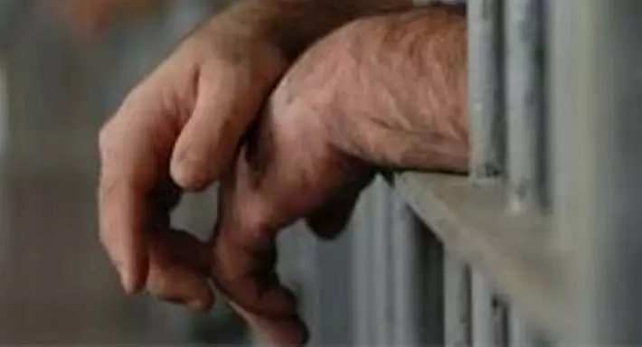 Anjuna पुलिस ने सिओलिम में हिट-एंड-रन दुर्घटना में मर्सिडीज चालक को गिरफ्तार किया Anjuna पुलिस ने सिओलिम में हिट-एंड-रन दुर्घटना में मर्सिडीज चालक को गिरफ्तार किया